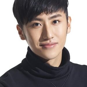 تصویر هنرمند Liu Xun تصویر هنرمند Liu Xun