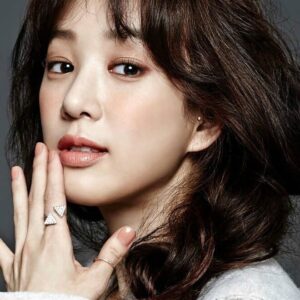 تصویر هنرمند Jung Ryeo-won تصویر هنرمند Jung Ryeo-won