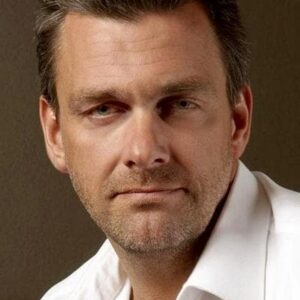 تصویر هنرمند Ray Stevenson
