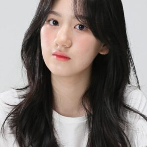 تصویر هنرمند Um Chae-young تصویر هنرمند Um Chae-young