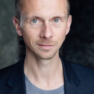 تصویر هنرمند Tom Godwin تصویر هنرمند Tom Godwin