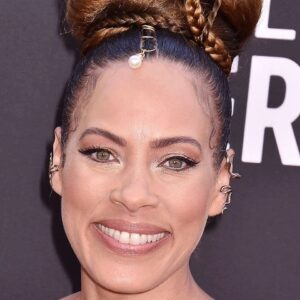 تصویر هنرمند Tawny Cypress تصویر هنرمند Tawny Cypress