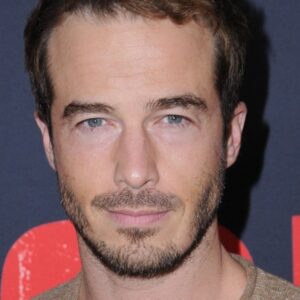 تصویر هنرمند Ryan Carnes