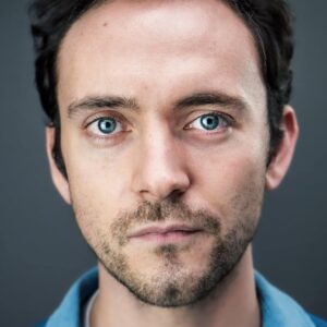 تصویر هنرمند George Blagden تصویر هنرمند George Blagden