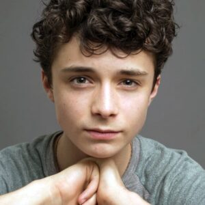 تصویر هنرمند Lucas Jade Zumann