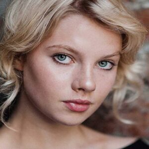 تصویر هنرمند Ella Newton تصویر هنرمند Ella Newton