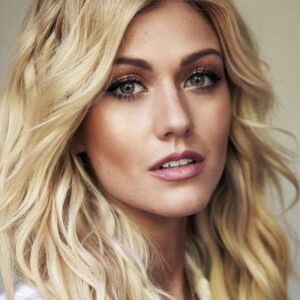تصویر هنرمند Katherine McNamara تصویر هنرمند Katherine McNamara