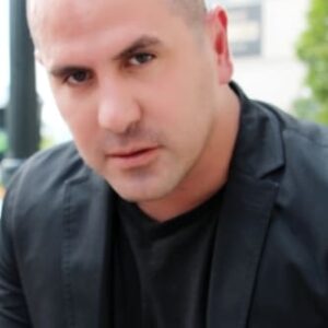 تصویر هنرمند Sergio Briones تصویر هنرمند Sergio Briones