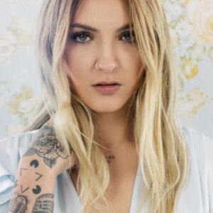 تصویر هنرمند Julia Michaels تصویر هنرمند Julia Michaels