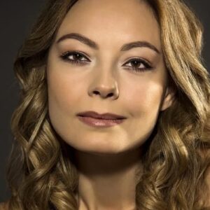 تصویر هنرمند Özge Özder