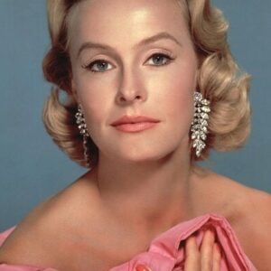 Photo of artist Dina Merrill