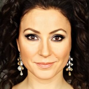 Photo of artist Yonca Şahinbaş