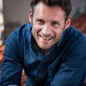 Photo of artist Rémi Pedevilla